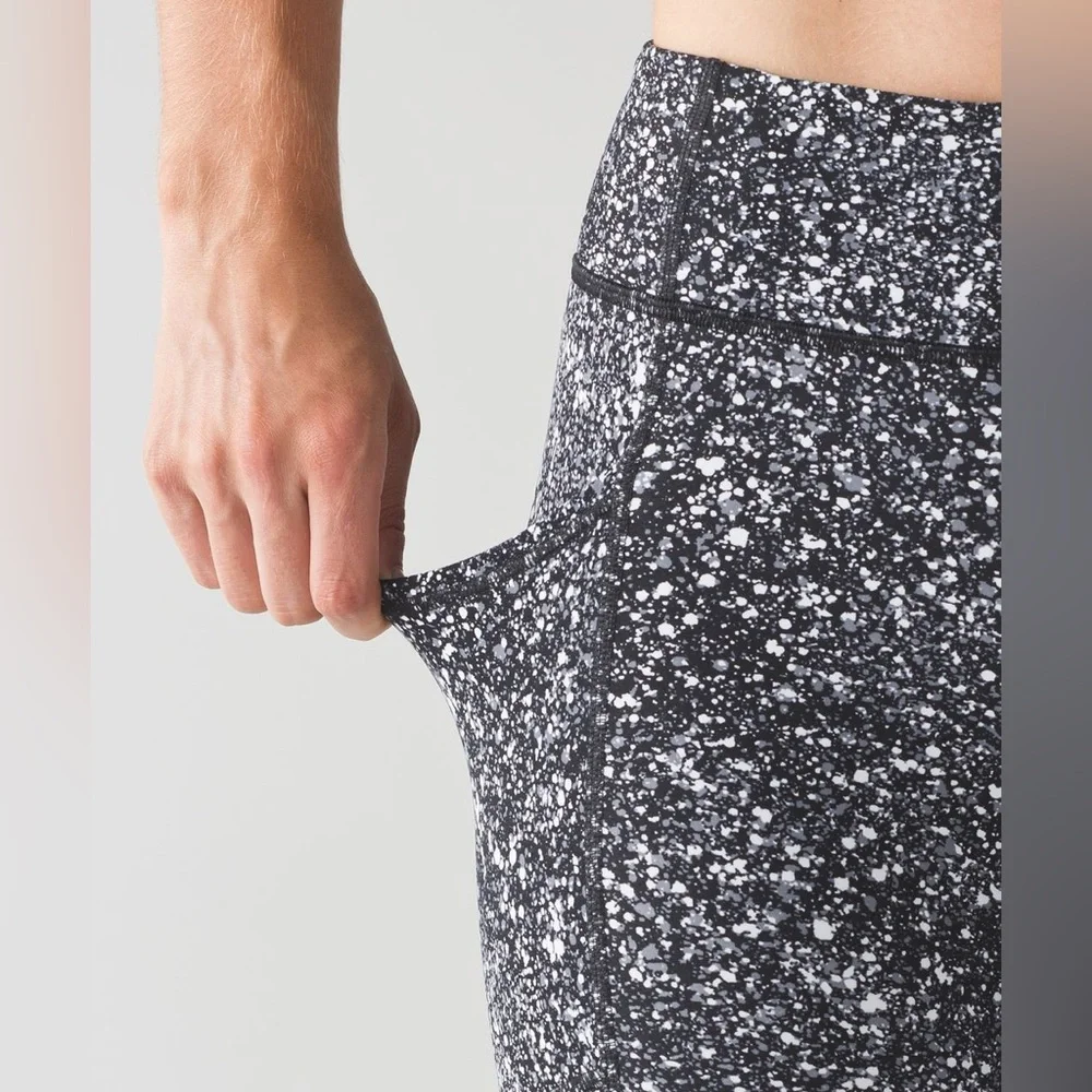 Lululemon Tight Stuff‎ Tight II Splatter White Black / Black Size 8